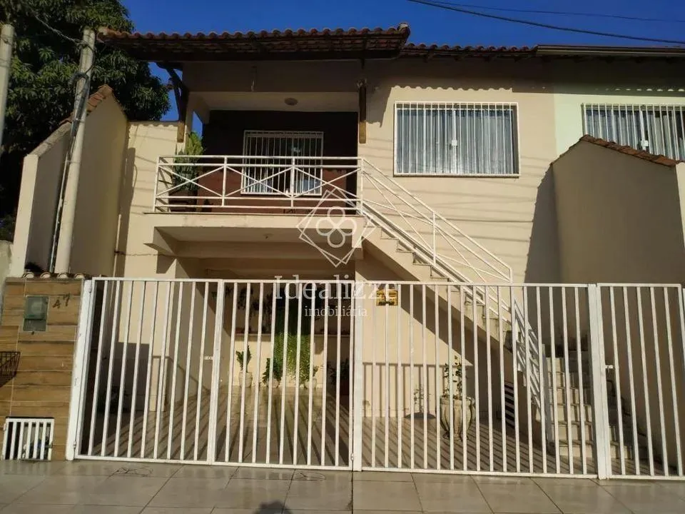 Casa para Venda em Volta Redonda / RJ no bairro Roma