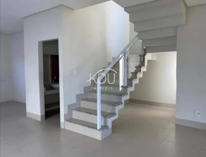 Sobrado com 3 quartos, sendo uma suíte! - Foto 3
