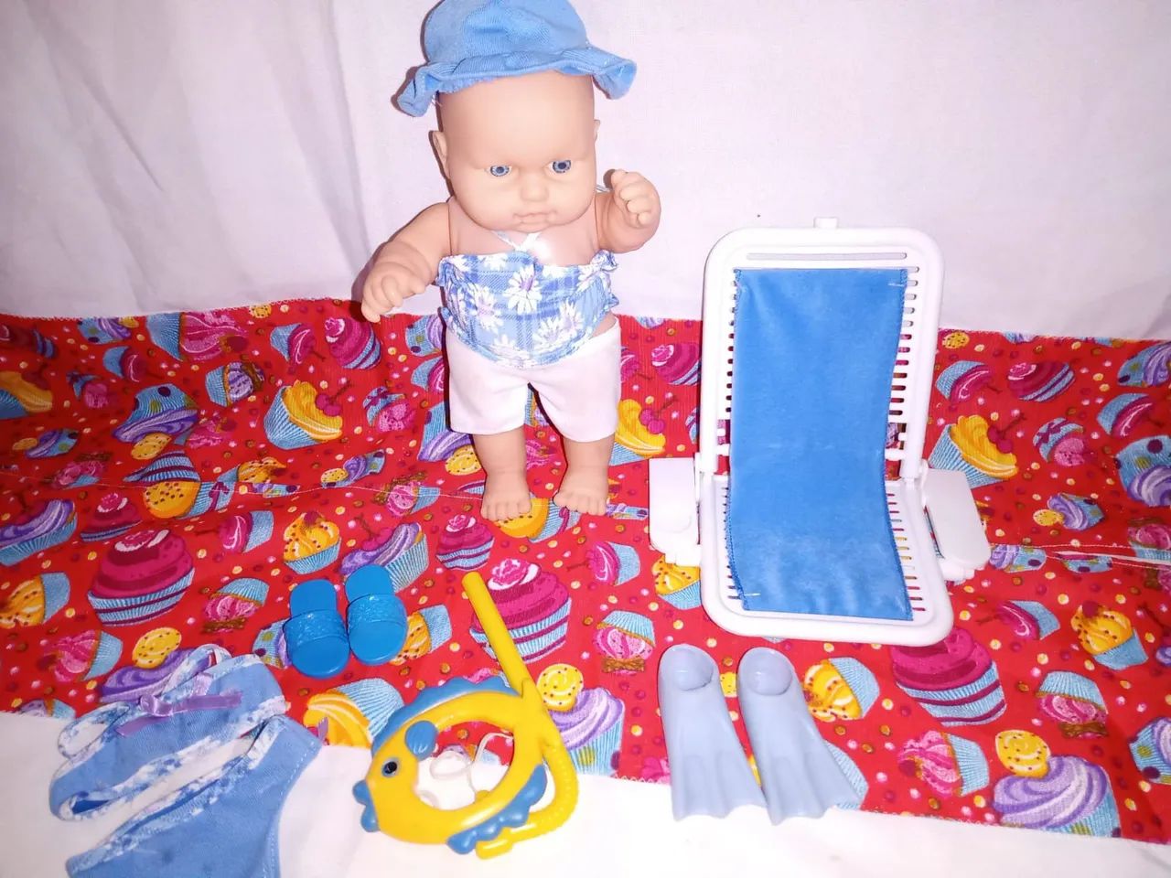 Boneca Bebê Praia com Acessórios - Foto 4