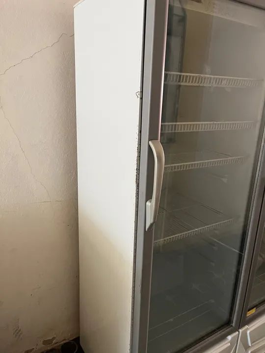 Geladeira Expositora de Bebidas - Semi Nova