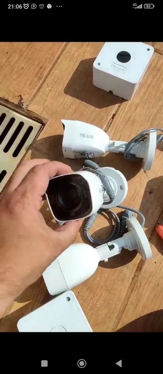 Cerca Elétrica , Concertina, Câmeras