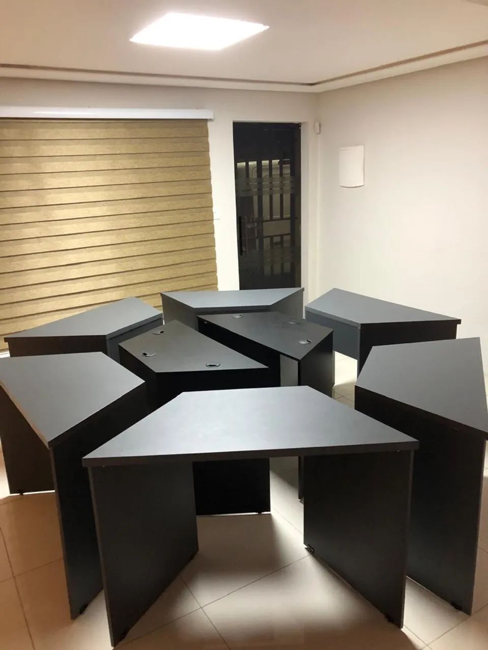 Mesa Hexagonal para Escolas ou Escritórios   - Foto 3