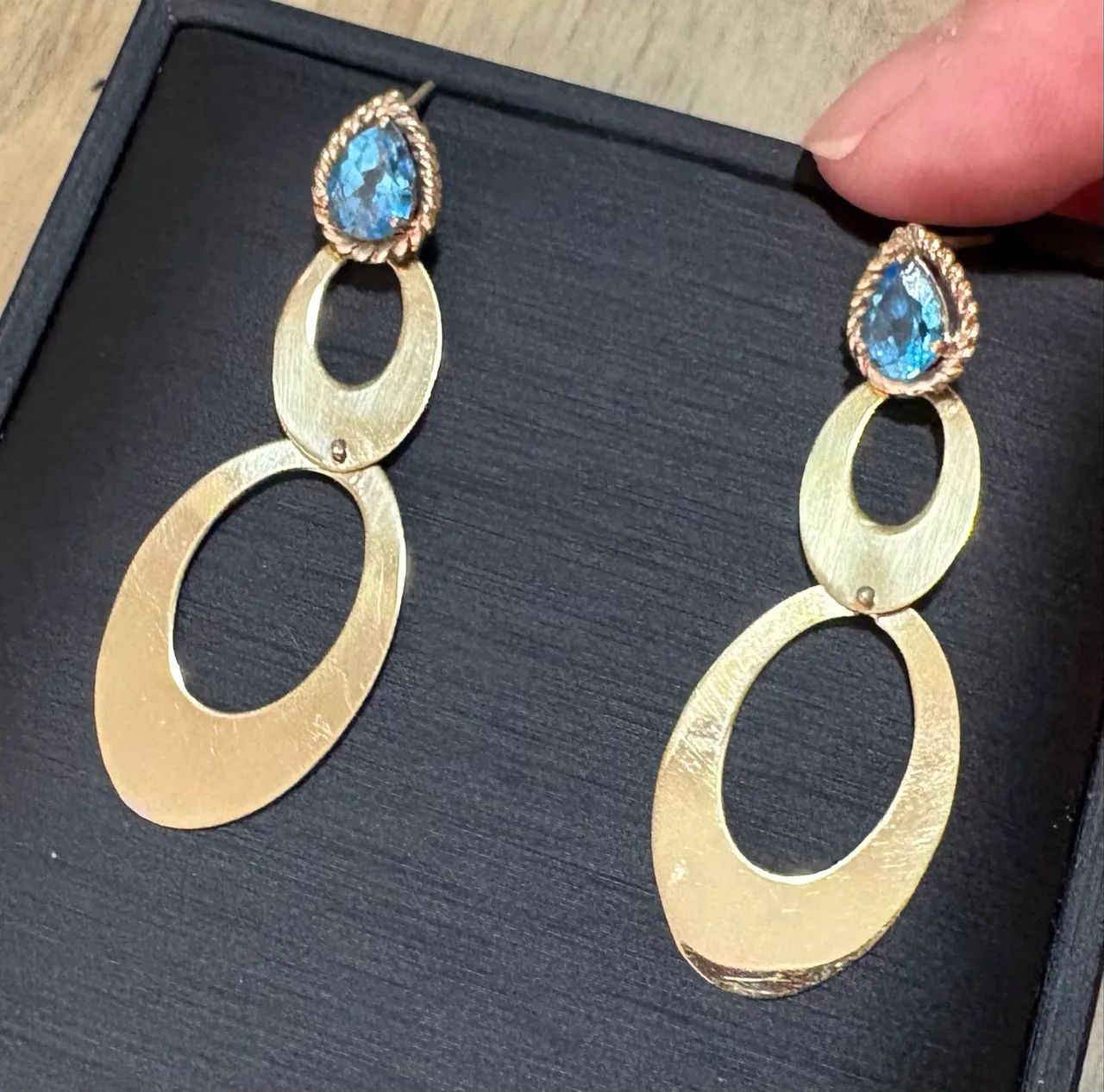 Brinco ouro 18k com topázio natural  - Foto 2