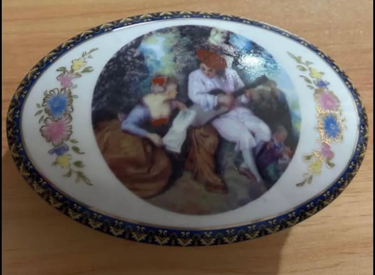 Porta-joias de porcelana 