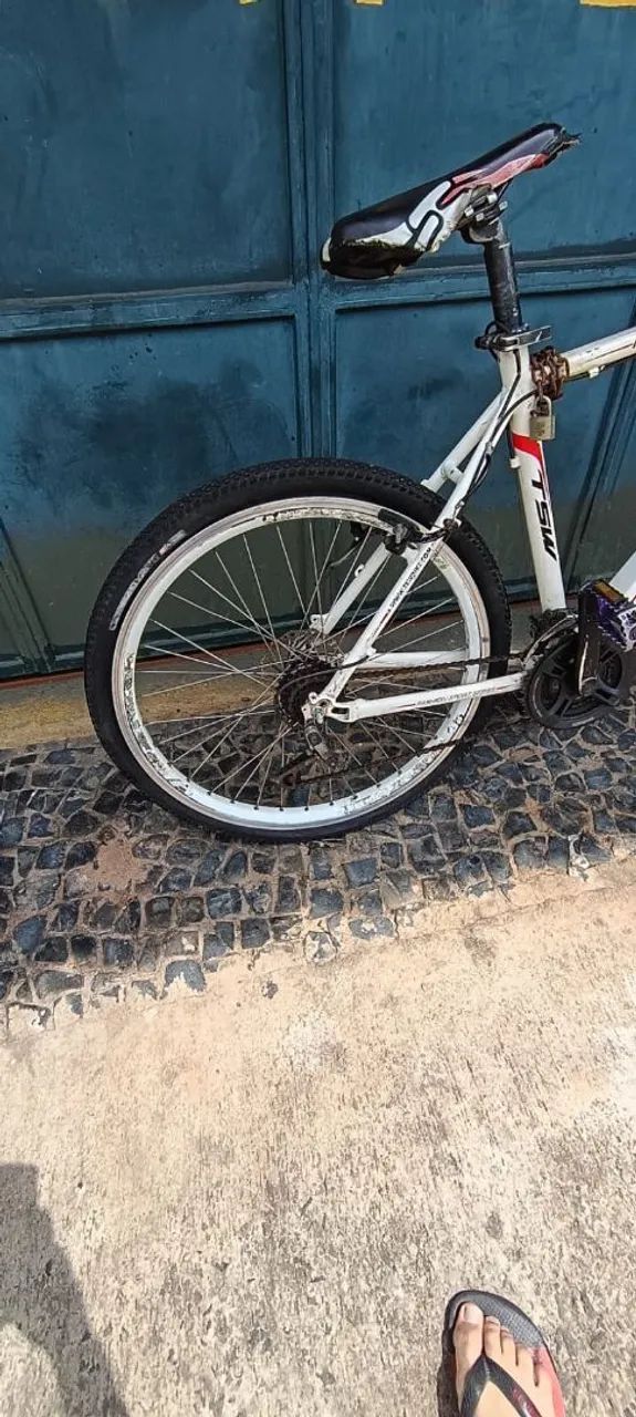 Duas Bicicletas Aro 26: GTS Mountain e Hunter - Foto 5