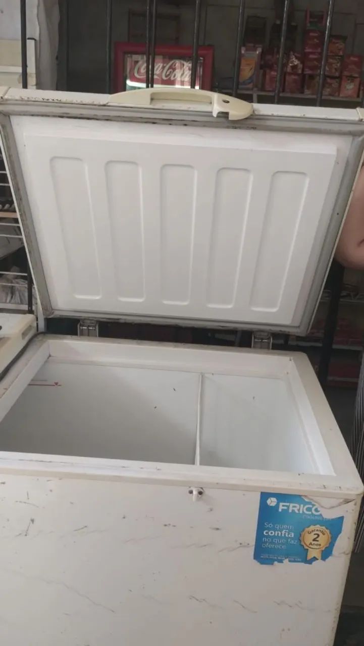 4 freezer duas boas e duas com defeito não é o motor valor de todas 6 mil - Foto 2