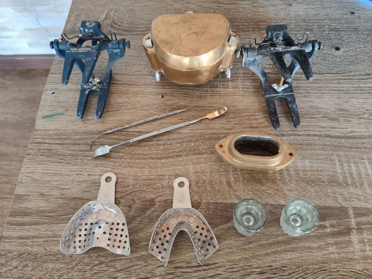 Kit para curso de prótese dentária.