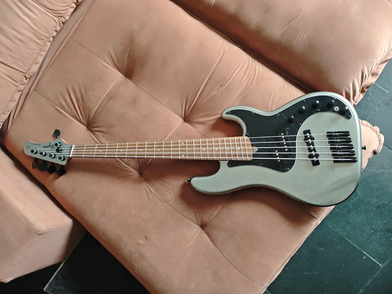 Baixo Tagima Predator Unique 5