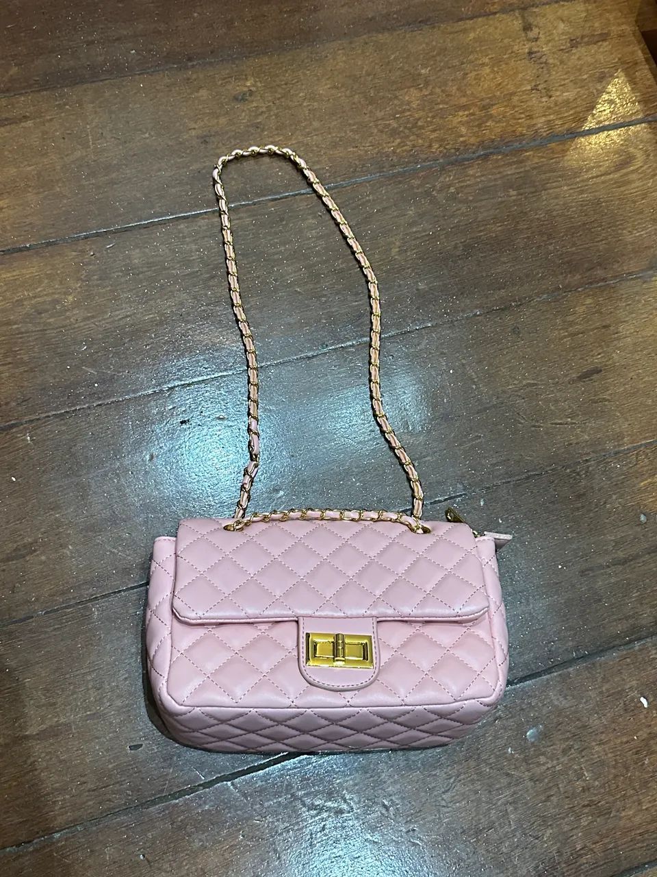 Bolsa Tiracolo Rosa Bebê Matelassê com Corrente - Foto 3