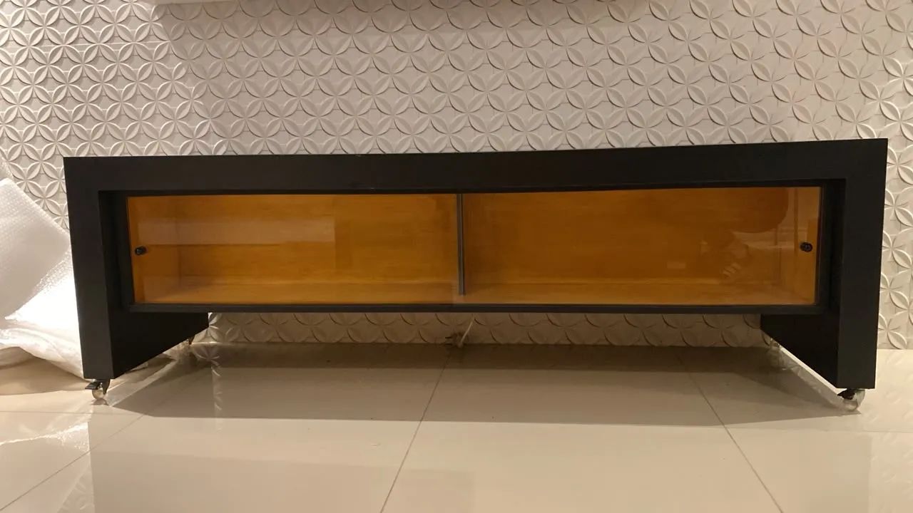 Rack de Madeira com Portas de Vidro - Foto 2