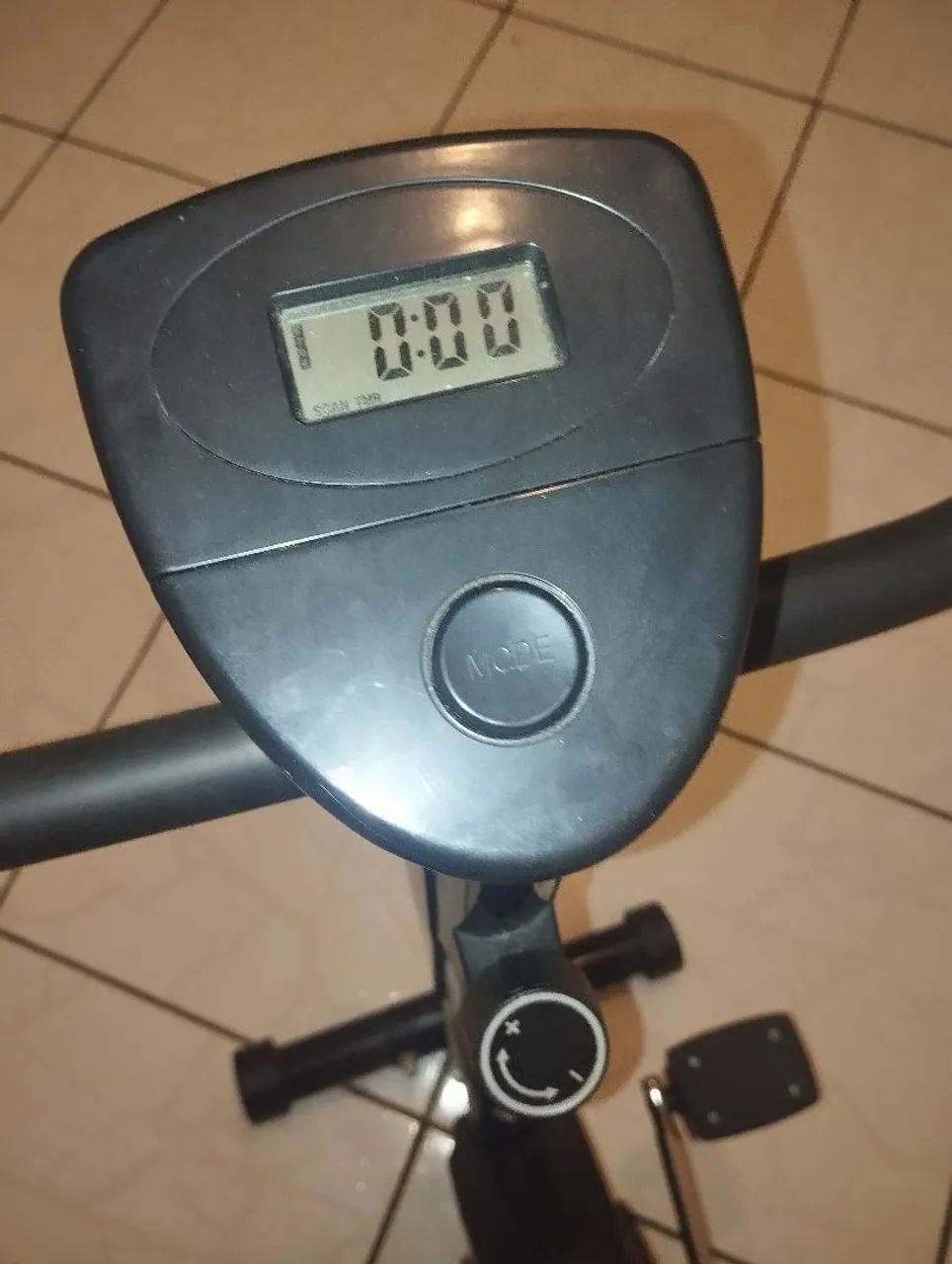 bicicleta ergométrica NOVA POUCO USO - Foto 2