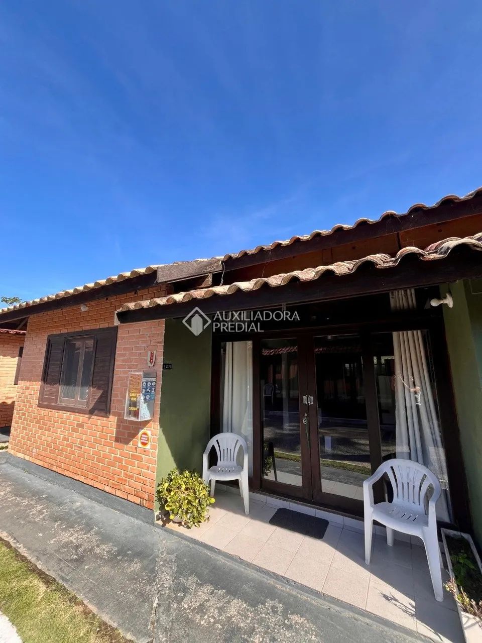 Casa de dois dormitório em condomínio no Porto da Lagoa. - Foto 2