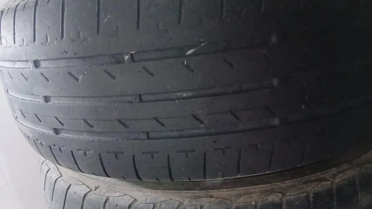 Pneus semi novo