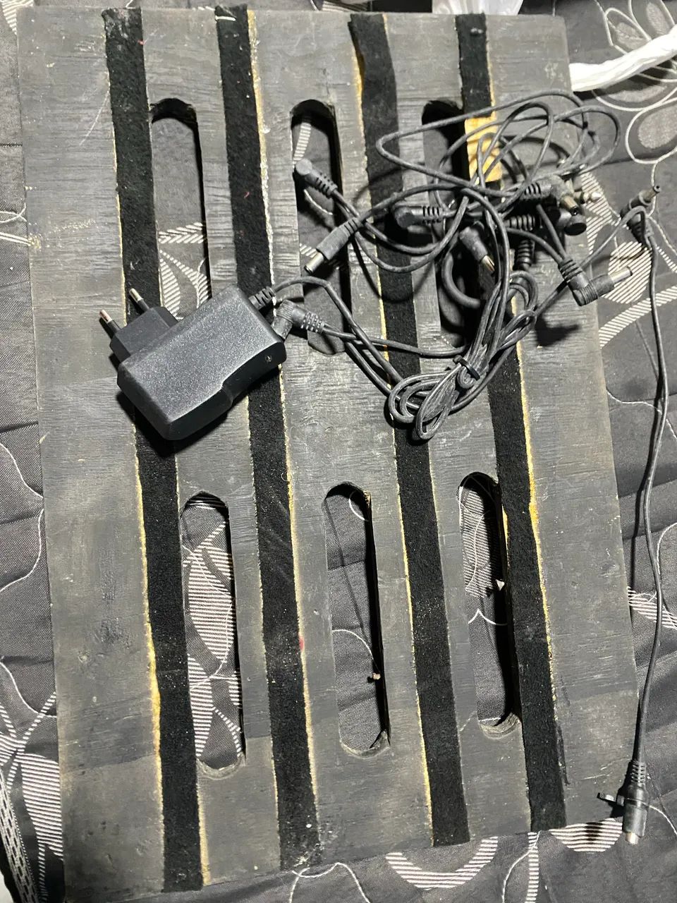 Handmade pedalboard already with cables and power supply extension