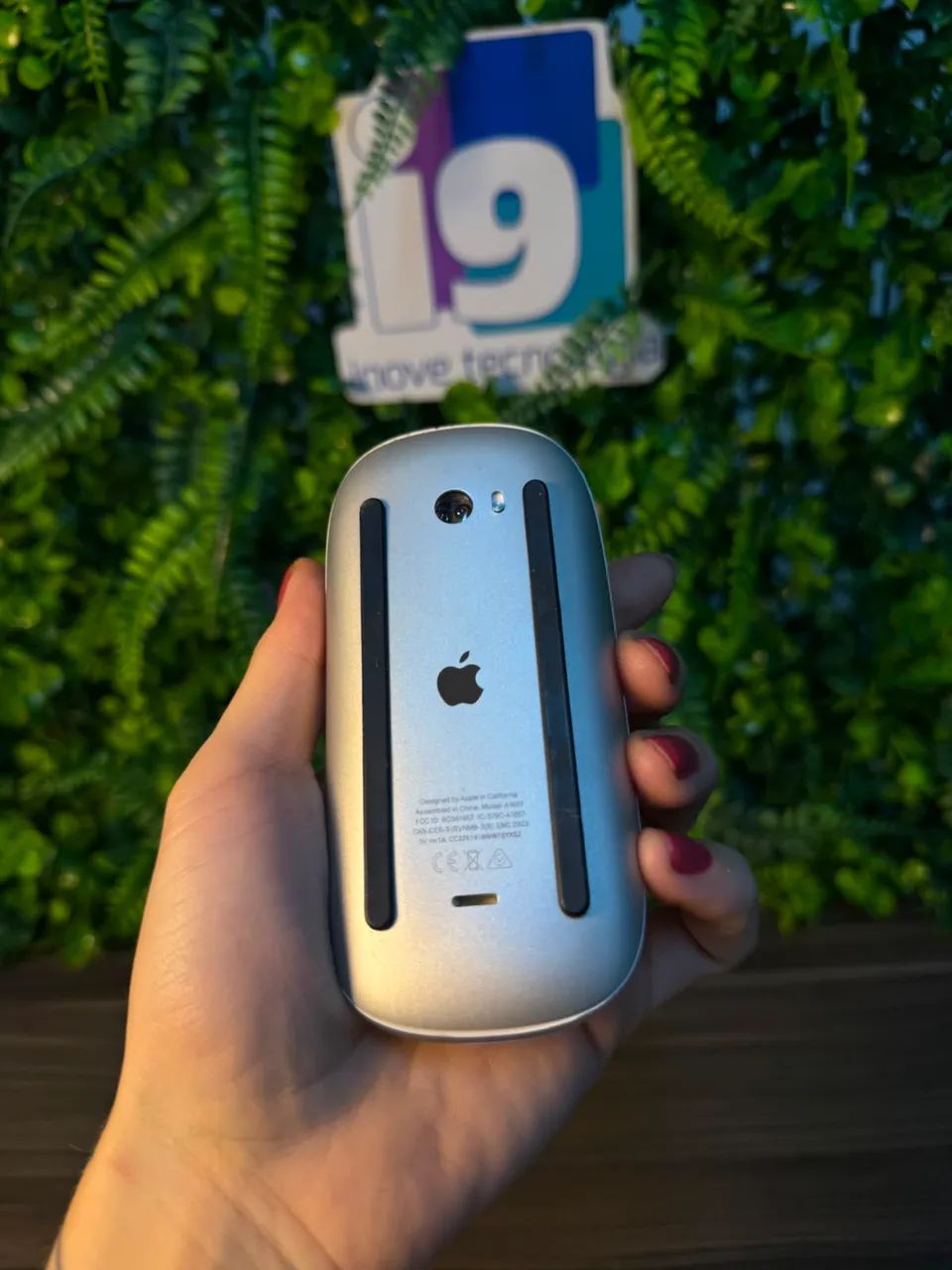 Magic Mouse Apple   Cor branco e prata  A1657   - Foto 2