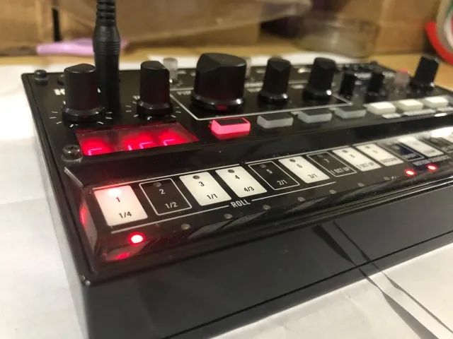 KORG VOLCA gerador de Kick analógico COM SEQUENCER e ENTRADA MIDI