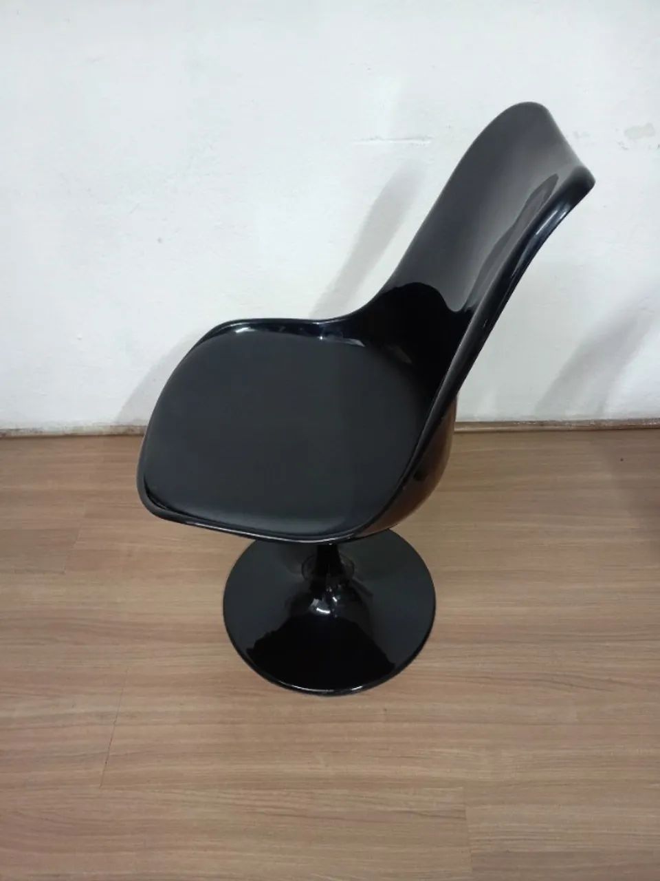 Cadeira Design Saarinen Preta em ABS  - Foto 3
