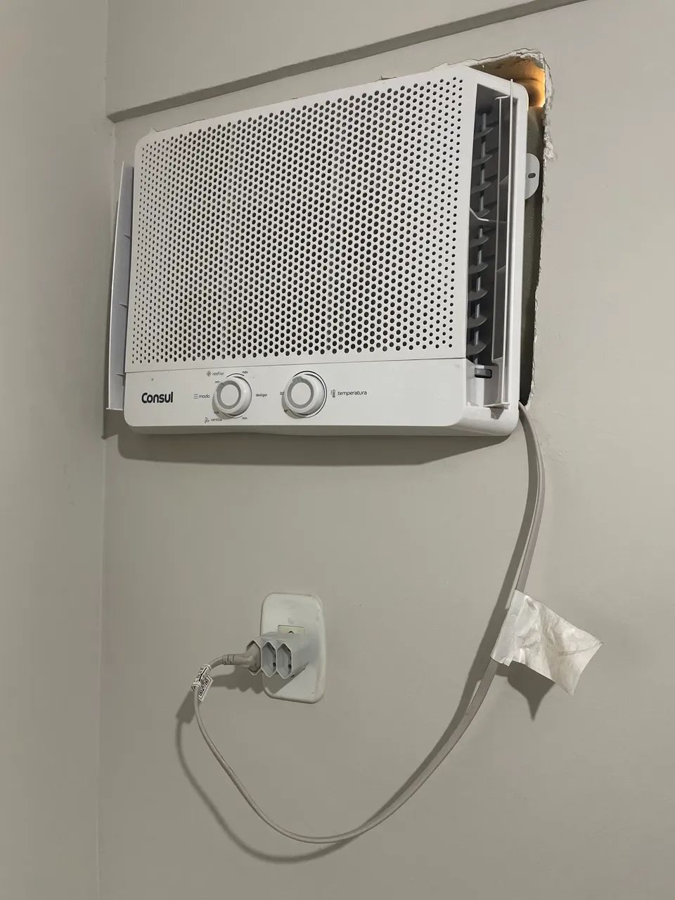 Ar- condicionado janela/parede 7500 BTus Cônsul 110V