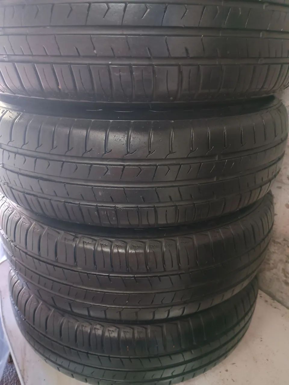 Pneus 185/65/15 novos