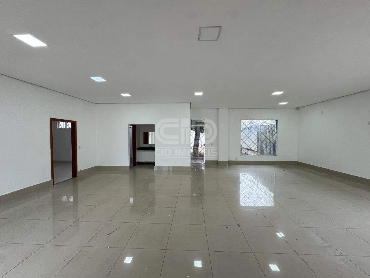 Ponto Comercial com 2 Salões e Cozinha na Barão de Melgaço - Foto 5