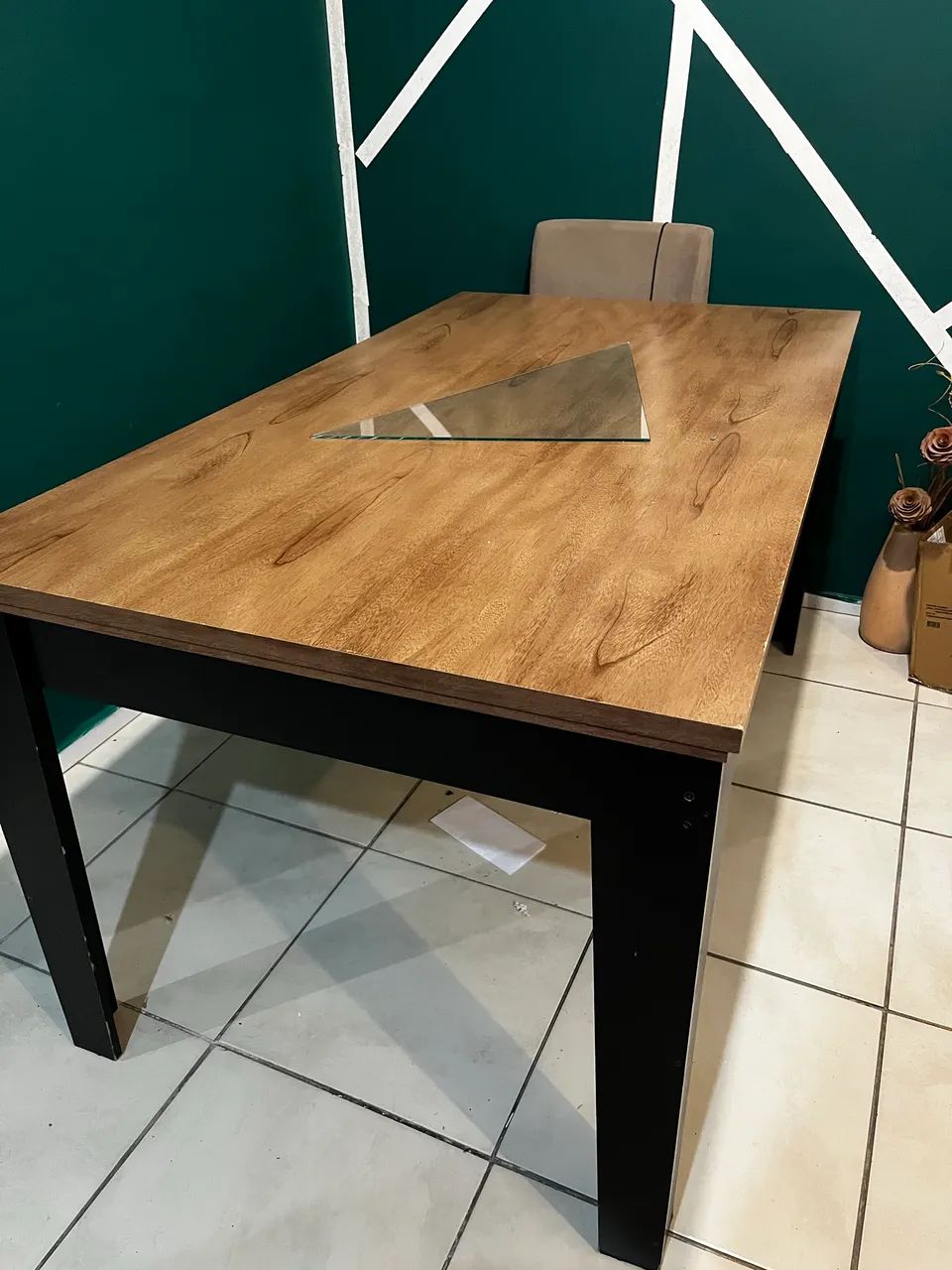 Mesa de Jantar 6 Lugares com Cadeiras Estofadas - Excelente Estado de Conservação