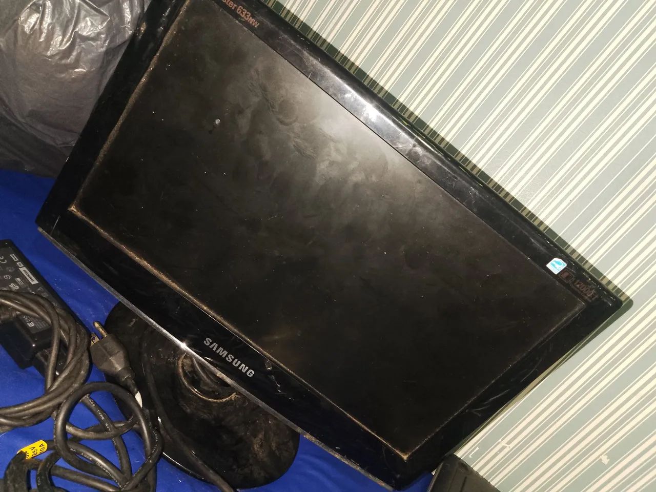 VENDO MONITOR DE COMPUTADOR 