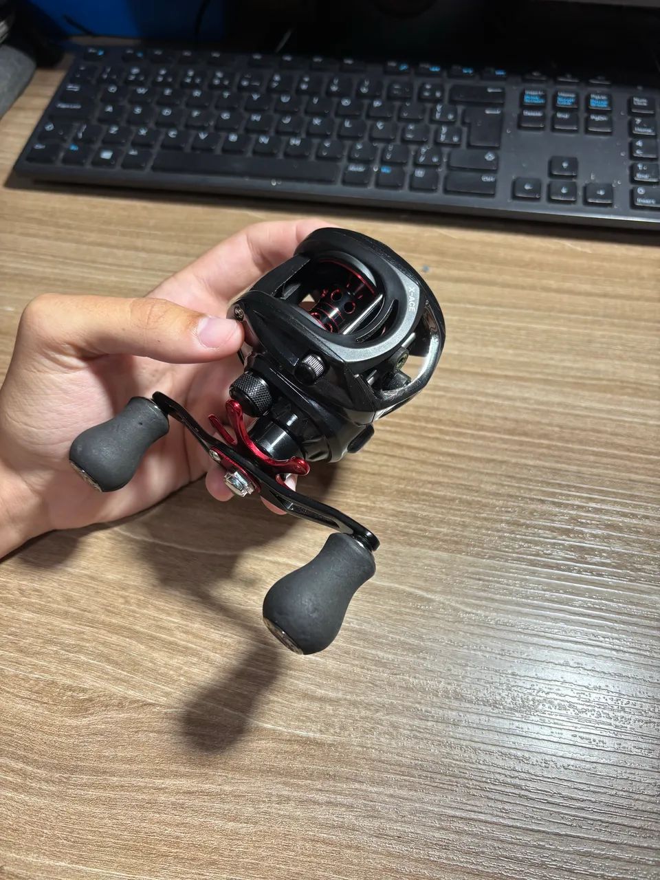 Carretilha x ace pro da jitai manivela direita