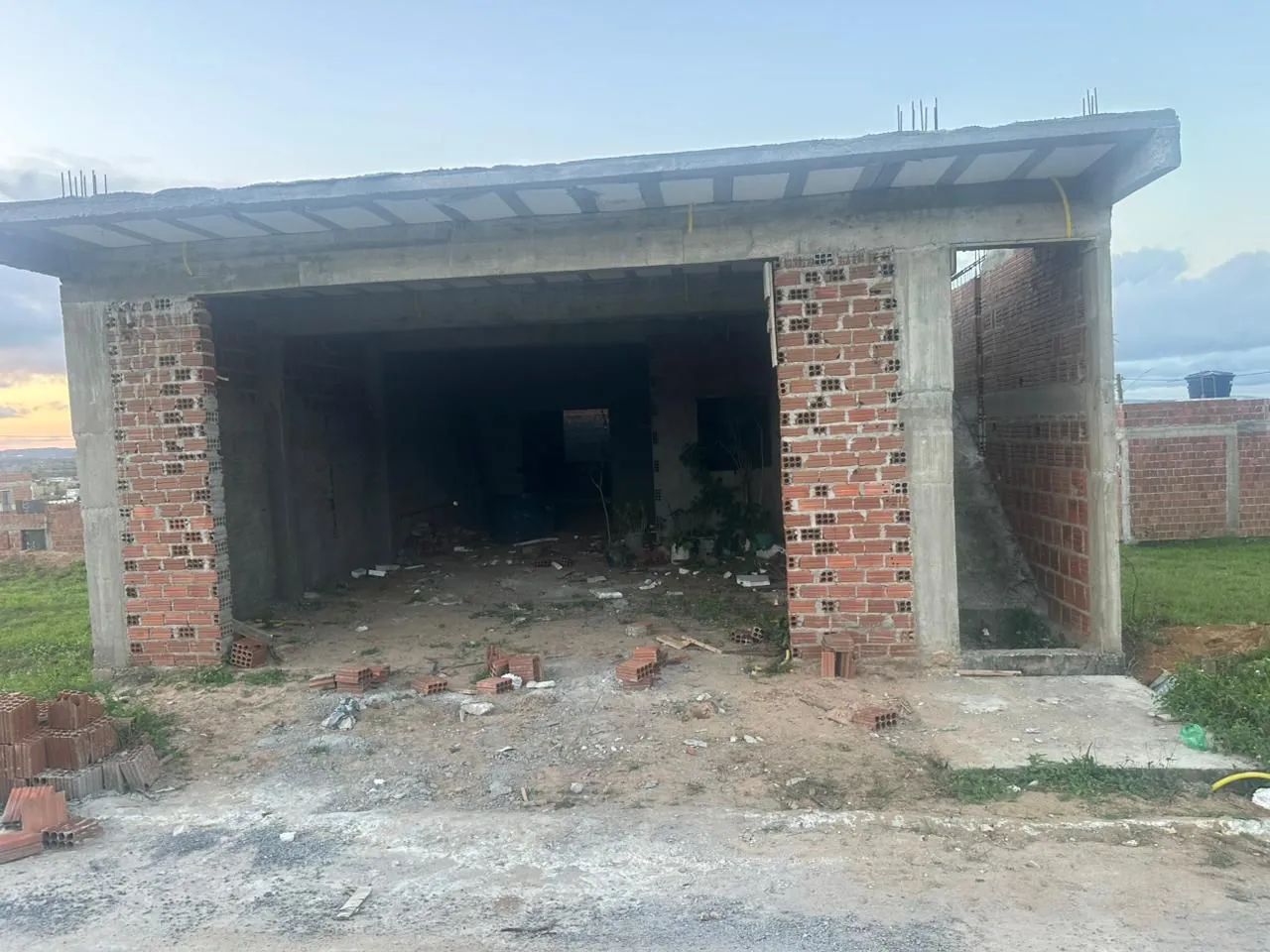 Salão e casa 