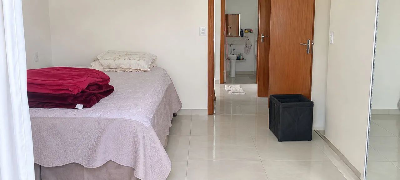 ? ALUGA-SE KITNET - ÓTIMA LOCALIZAÇÃO EM FLORIANÓPOLIS! ?