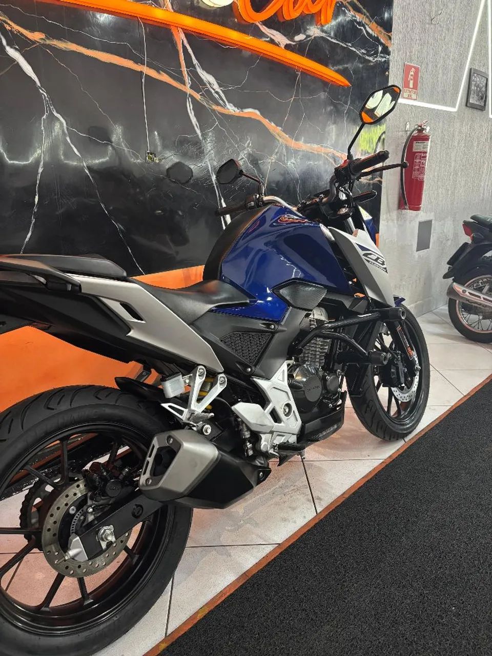 Cb 300 ABS 2025 extra com IPVA pago - Foto 3