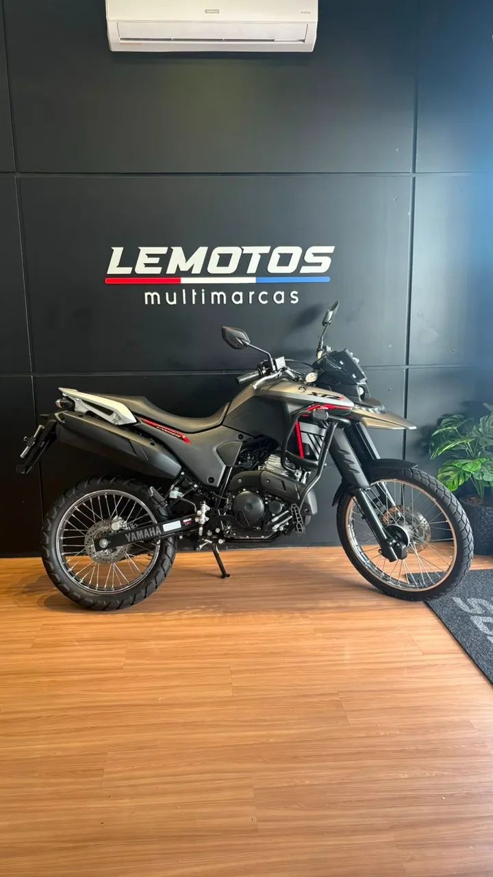 XTZ 250 LANDER CONNECTED