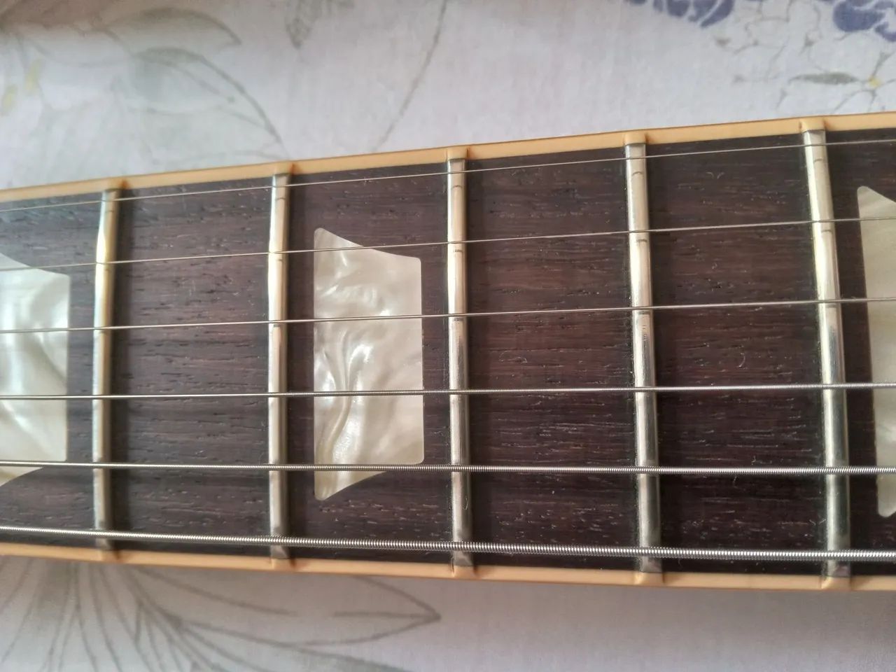 Guitarra Gibson SG Standar Ebony - Foto 4