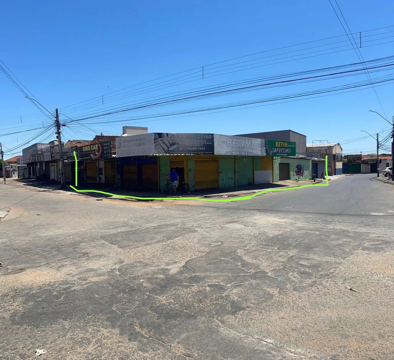 Lote com casa e sala comercial 