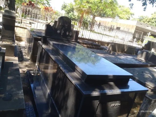 Jazigo Perpétuo - 100% Regularizado - Cemitério Caju - Foto 2