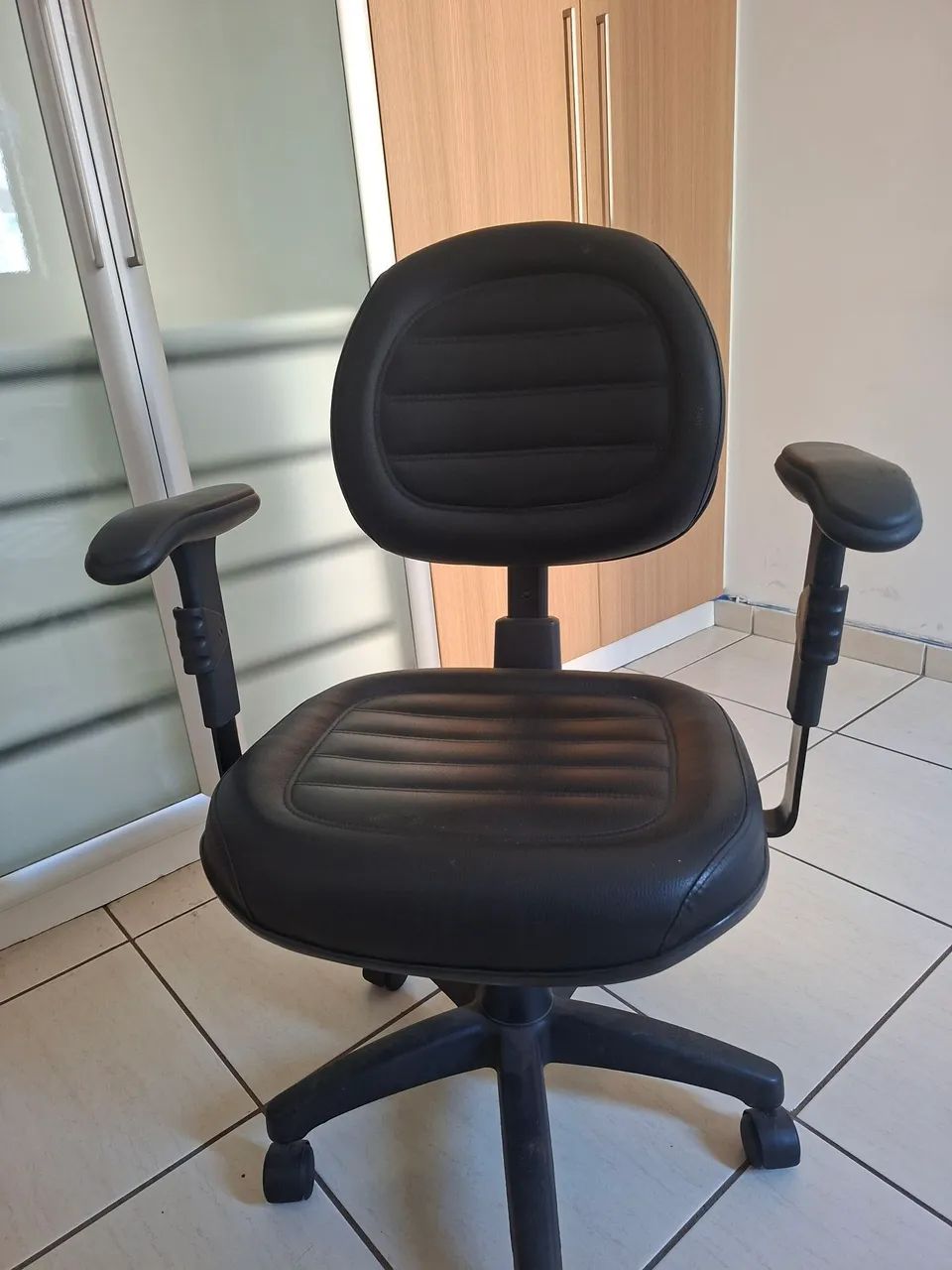 Cadeira escritorio  - Foto 2