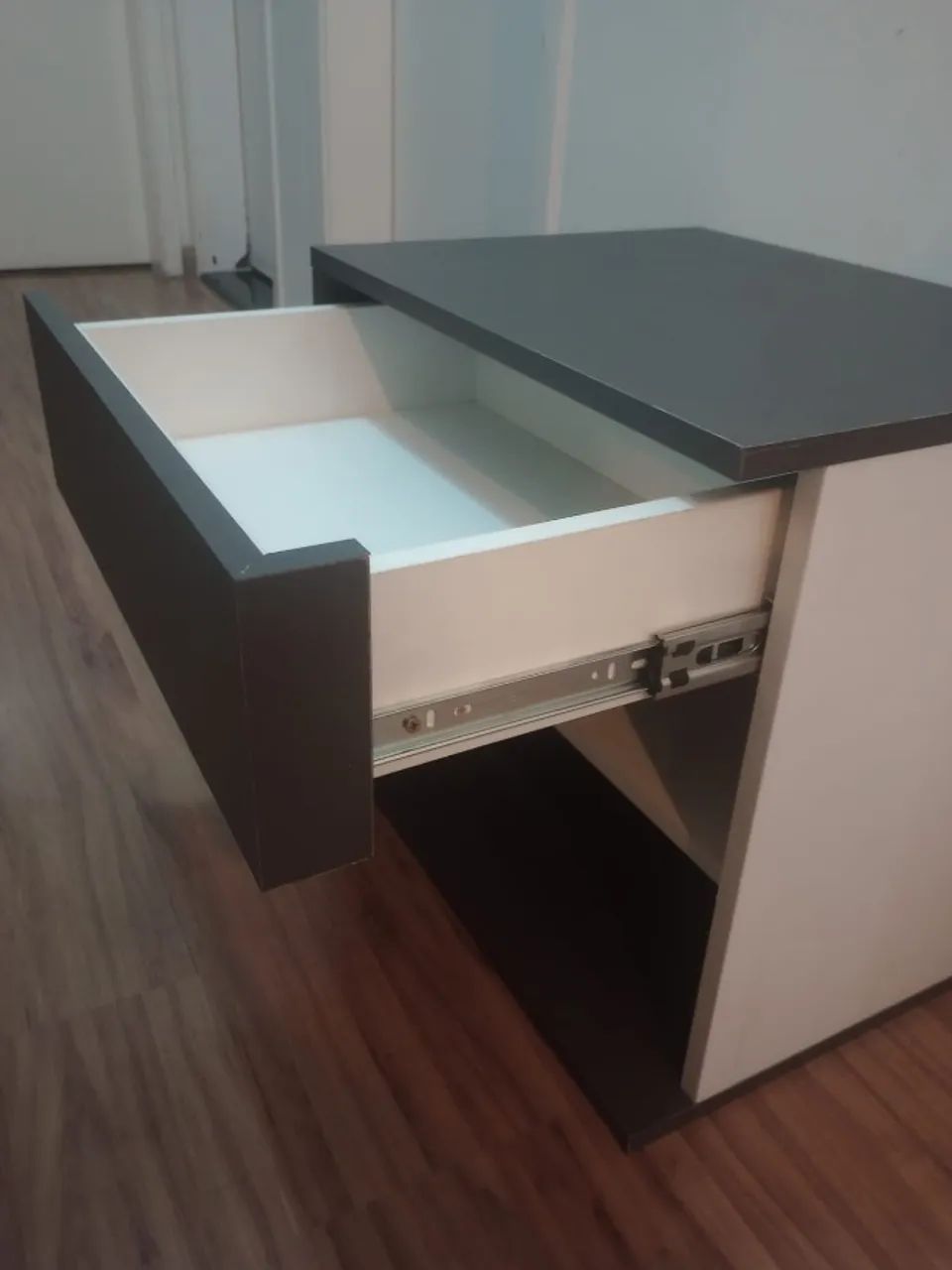 MESA DE CABECEIRA EM MDF - Foto 4