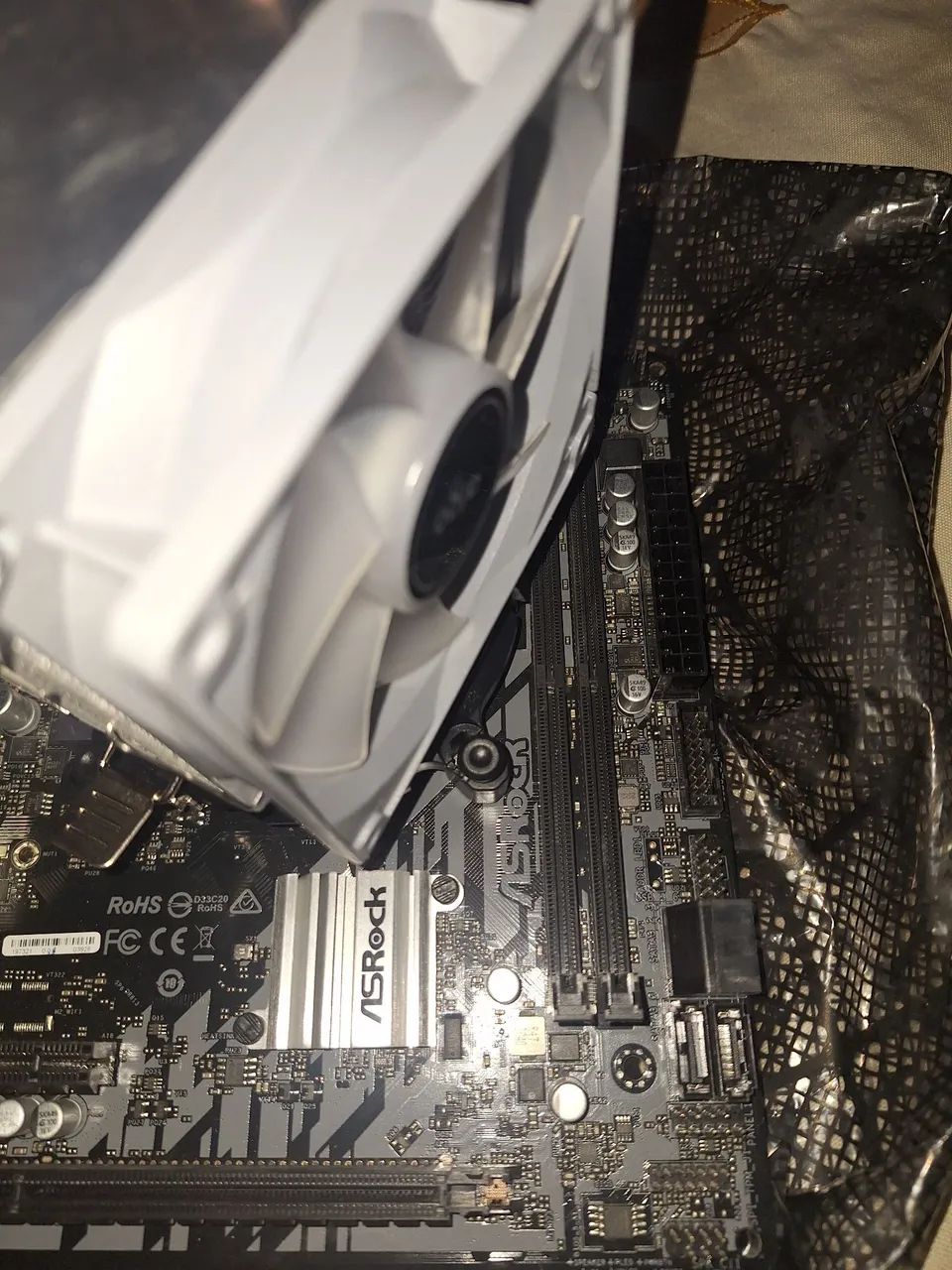 I3 10100F, Placa mae e placa de video  - Foto 2