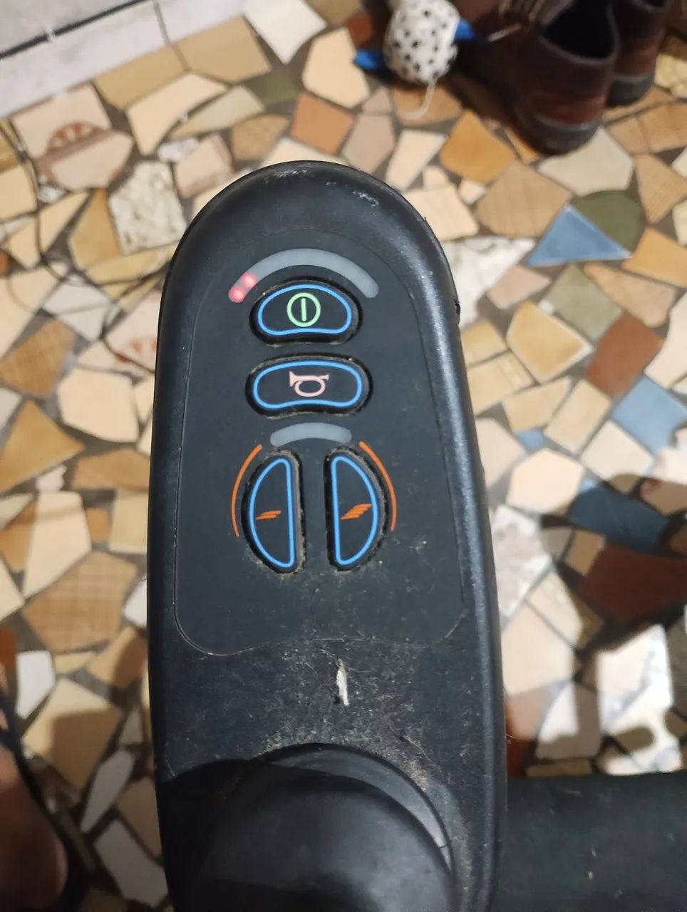 Cadeira de rodas motorizada  - Foto 2
