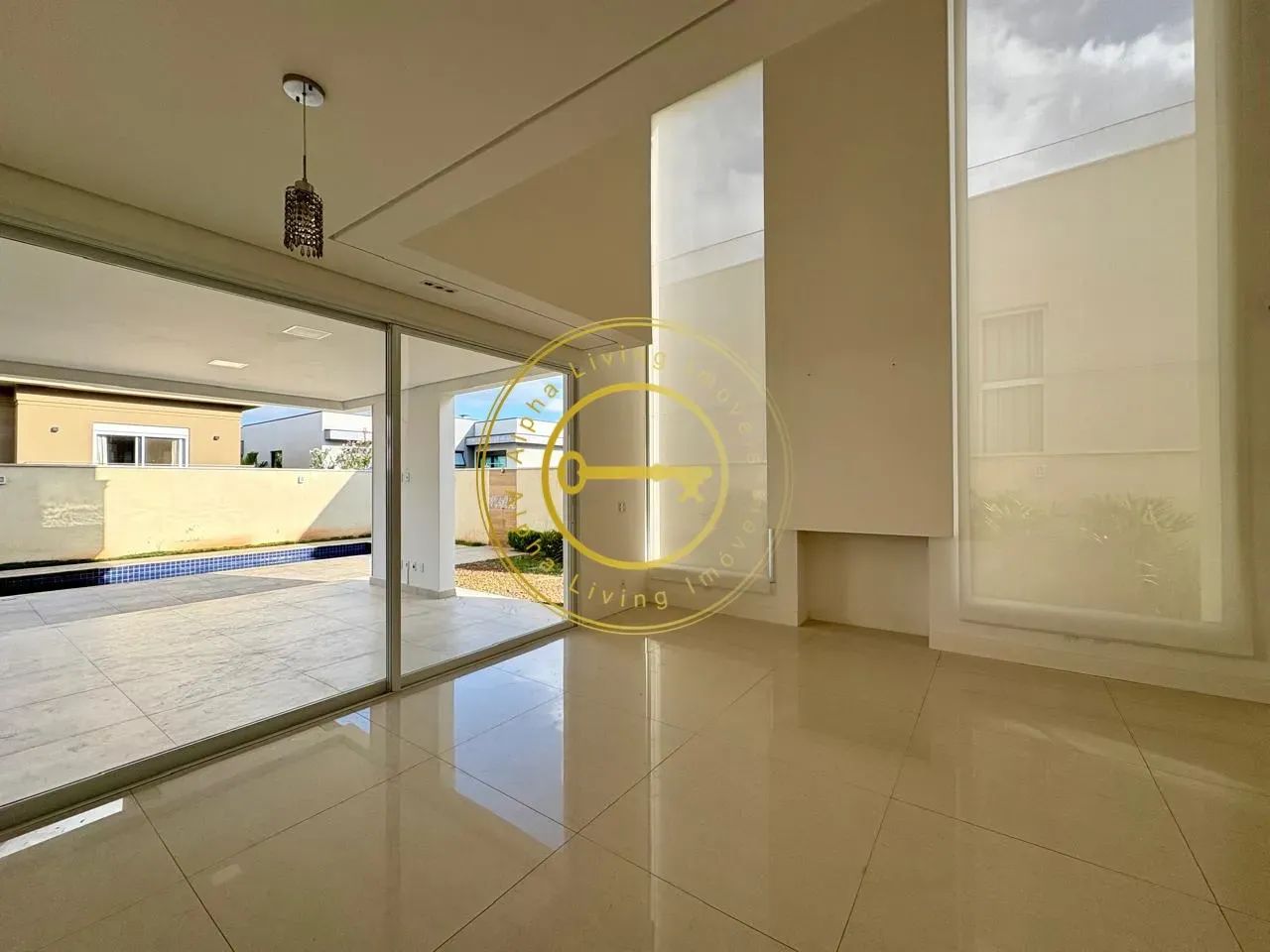 Oportunidade de casa moderna com 4 suites