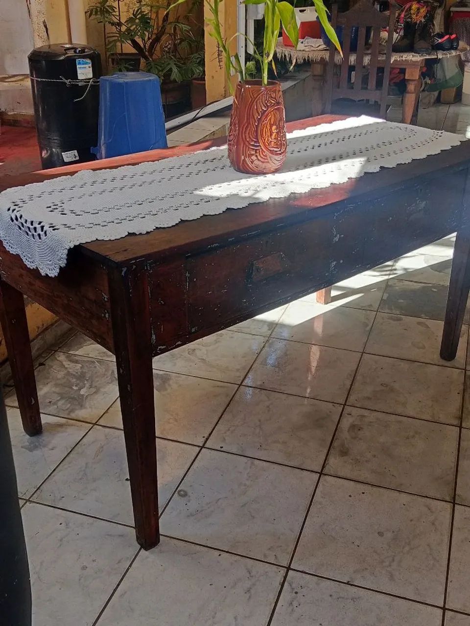 Mesa antiga,não sei que madeira é,Leia: - Foto 5