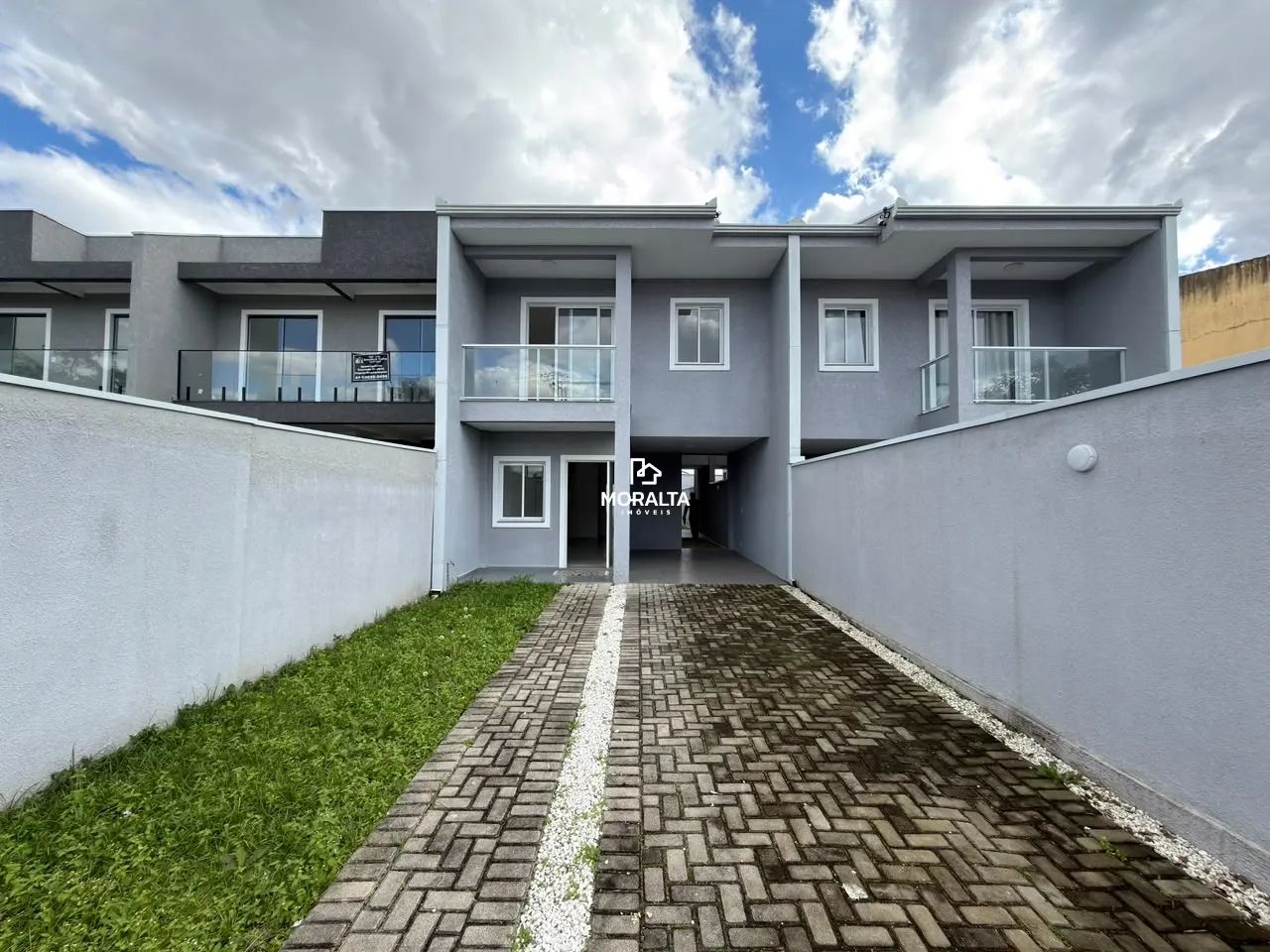 Sobrado Novo com 3 Quartos, Suíte com Closet, Sacadas e Espaço Gourmet  Cidade Jardim