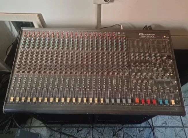 Mesa de som