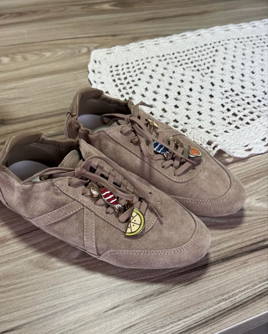 SCHUTZ Tênis Sneaker Eight Camurça Marrom - Foto 5