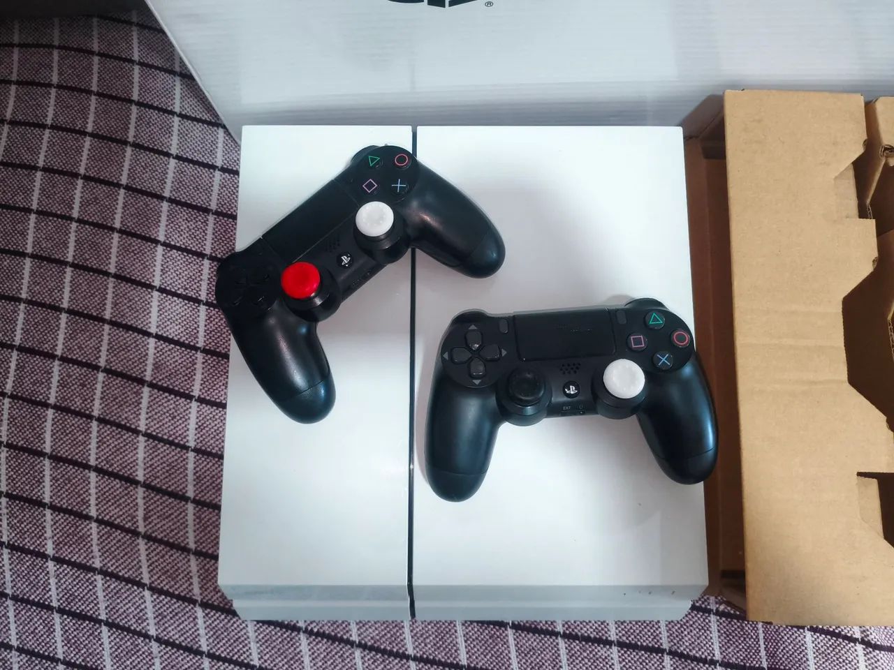 Ps4 desbloqueado. 2 controles. - Foto 2