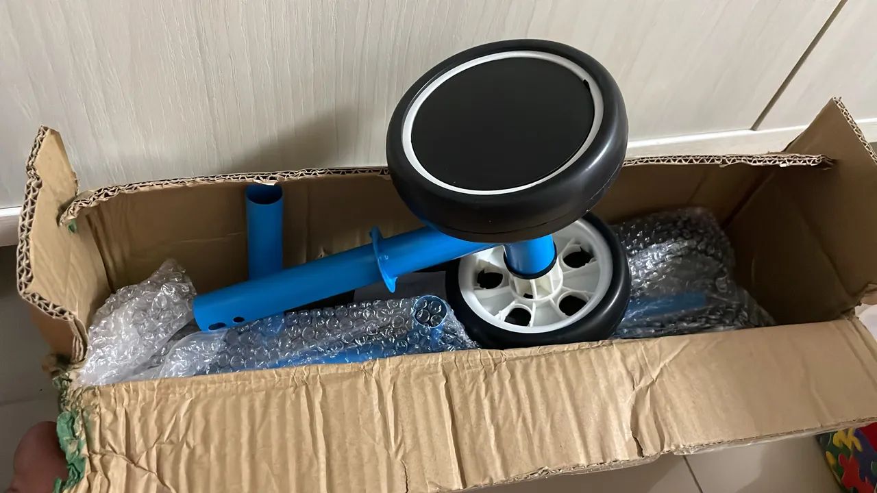 MINI BICICLETA INFANTIL E EQUILÍBRIO (sem pedais) - AZUL- Nova, na caixa! - Foto 2