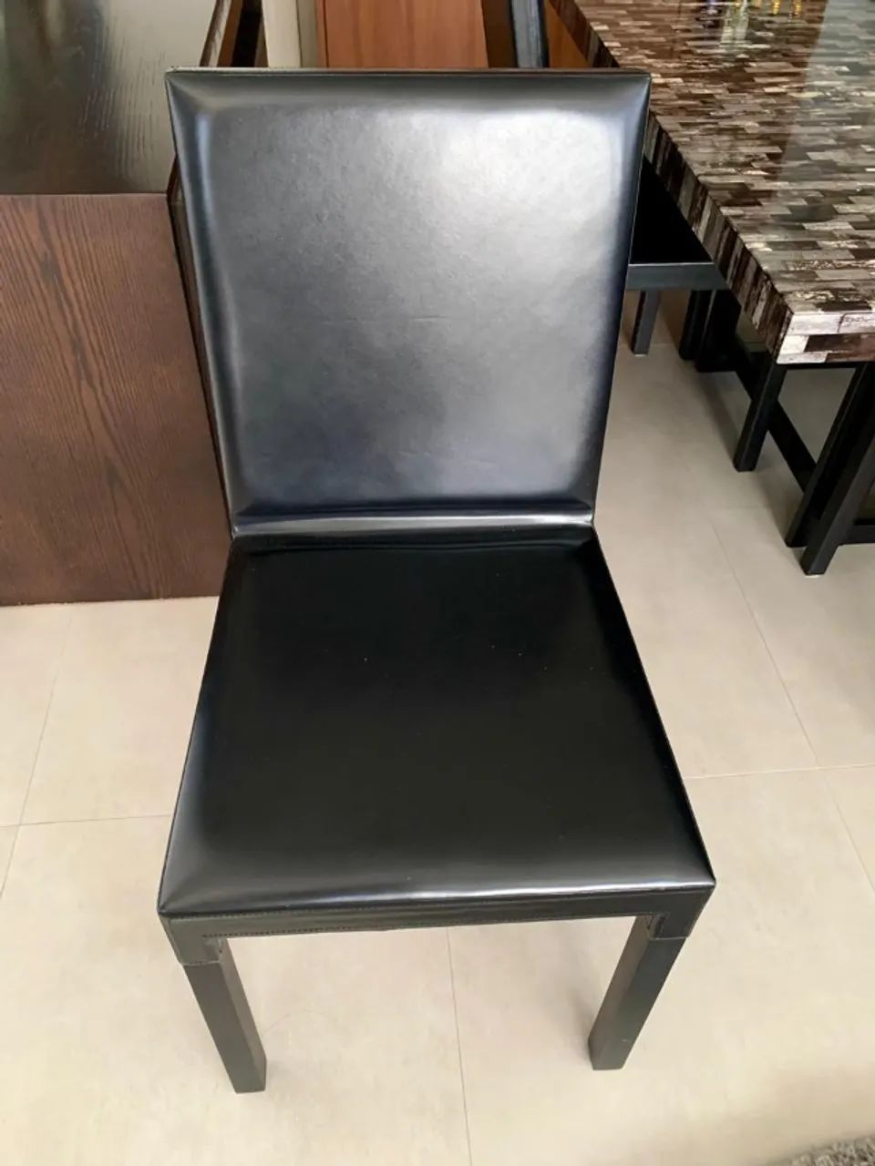 Mesa de Jantar 6 Lugares com Pastilha de chifre preto - Foto 4