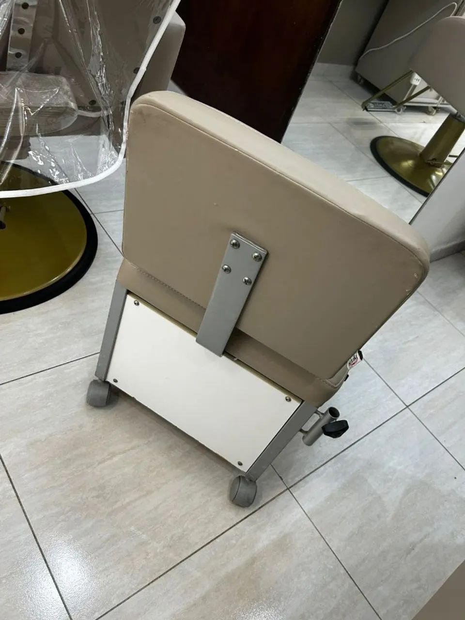Cadeira de manicure  - Foto 3