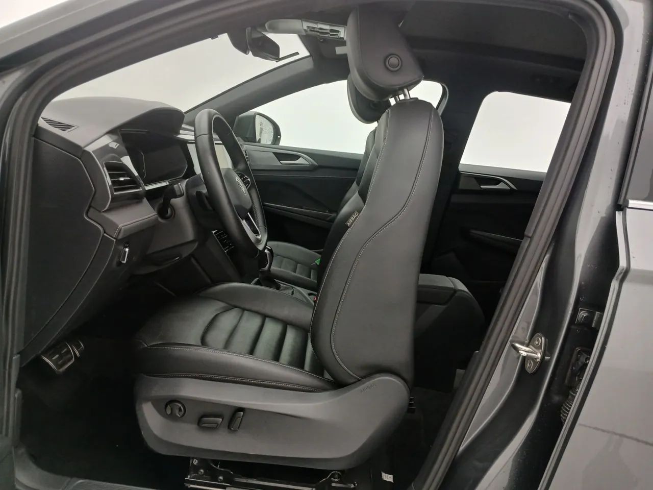 Volkswagen Taos Highline 1.4 250 TSI Flex Aut., foto 16 de 18