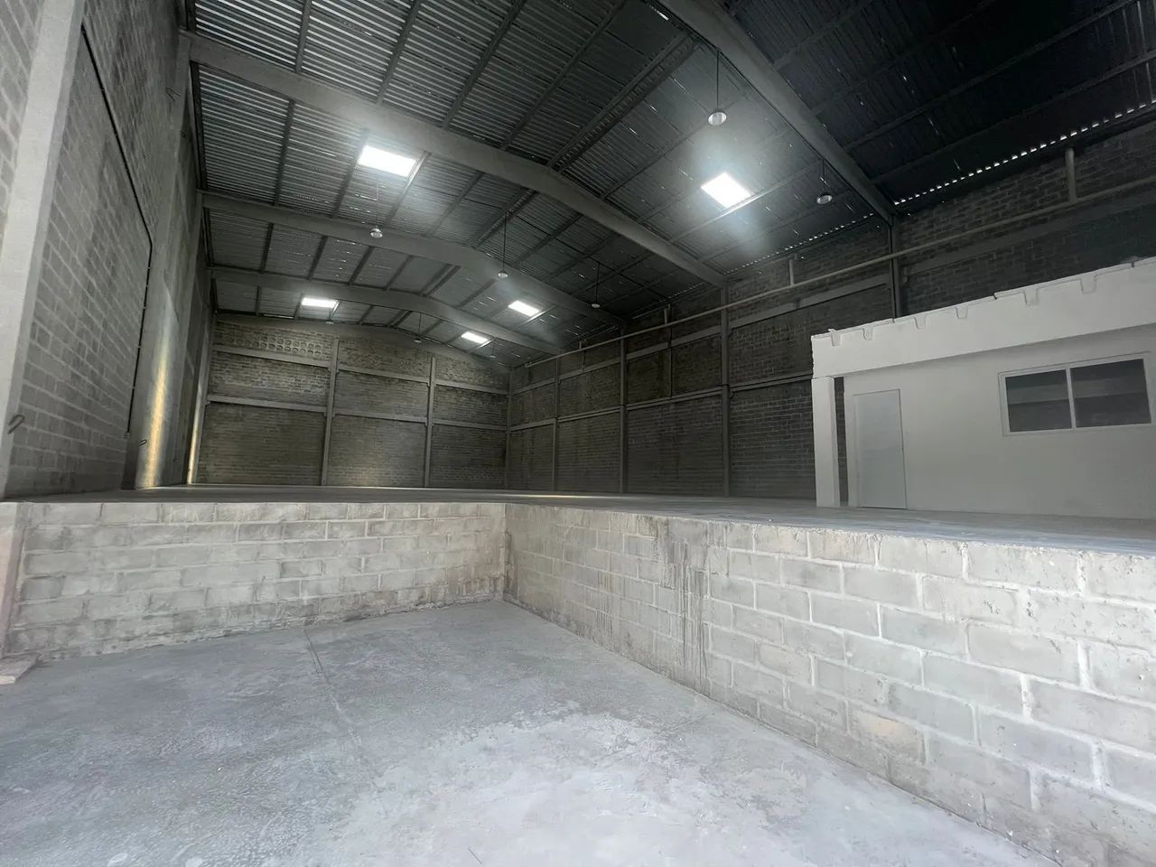 Galpões de 700m² - Próximos a Stellantis - Foto 3