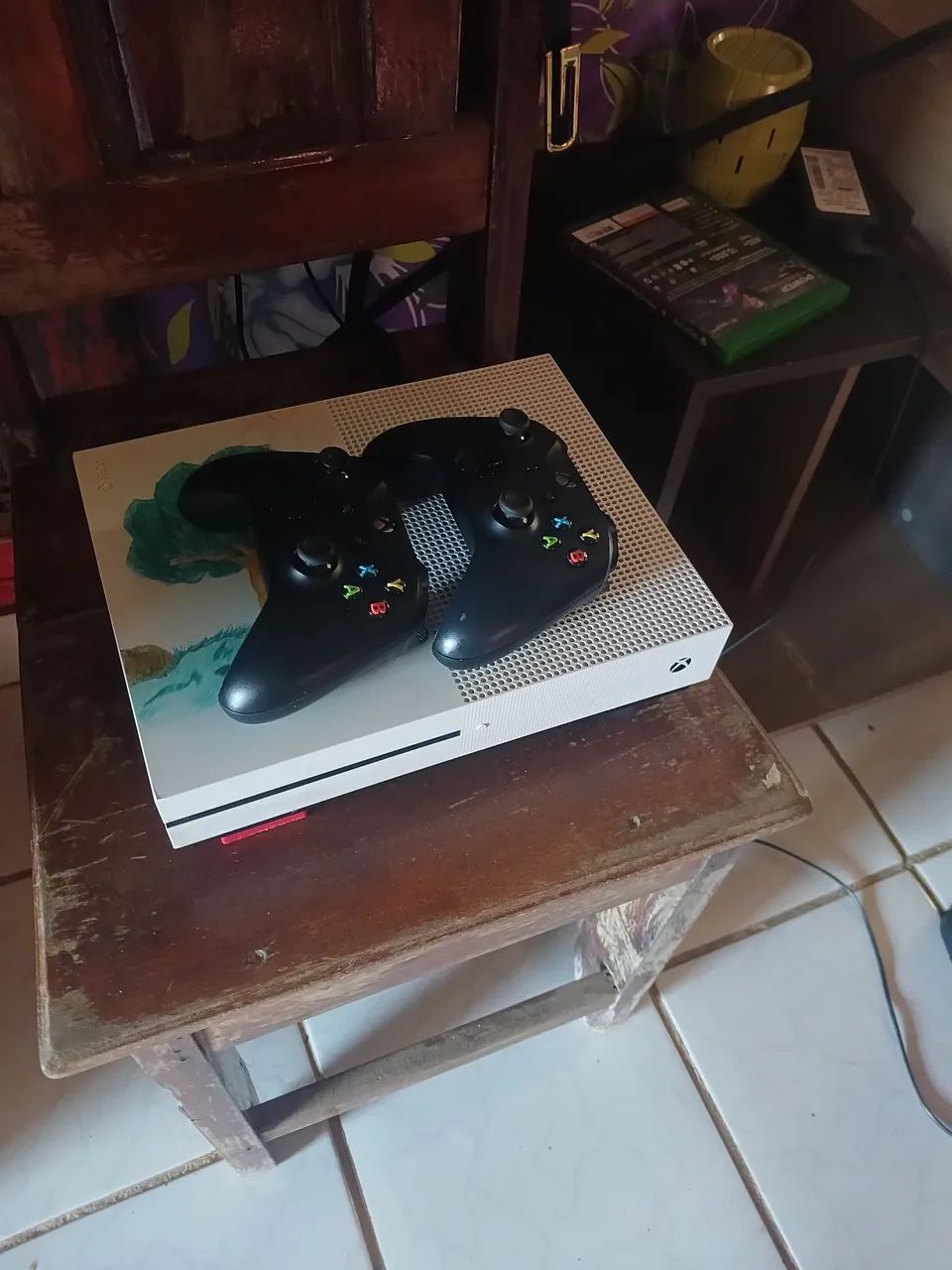 X boxe one s com 2 controle  - Foto 3